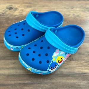 Crocs kids baby shark